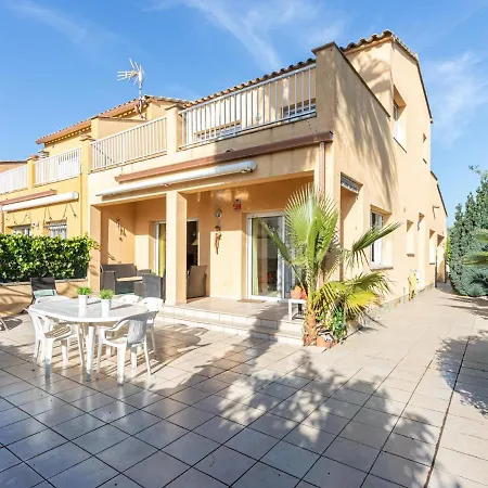 Casa Con Jardin Privado, 3 Habitaciones, Terraza Y Garaje En - Es-89-100 Sant Pere Pescador