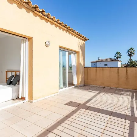 Casa Con Jardin Privado, 3 Habitaciones, Terraza Y Garaje En - Es-89-100 * Sant Pere Pescador