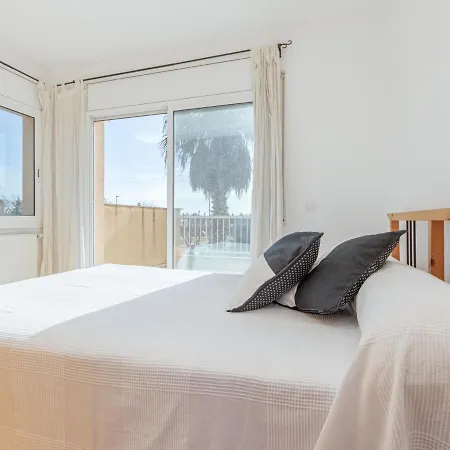 Casa Con Jardin Privado, 3 Habitaciones, Terraza Y Garaje En - Es-89-100 * Sant Pere Pescador