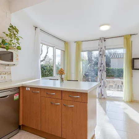 Casa Con Jardin Privado, 3 Habitaciones, Terraza Y Garaje En - Es-89-100 * Sant Pere Pescador