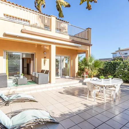 Casa Con Jardin Privado, 3 Habitaciones, Terraza Y Garaje En - Es-89-100 Holiday home Sant Pere Pescador