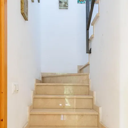 Casa Con Jardin Privado, 3 Habitaciones, Terraza Y Garaje En - Es-89-100 *