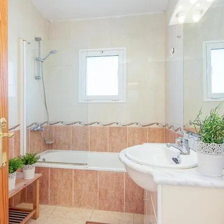 Casa Con Jardin Privado, 3 Habitaciones, Terraza Y Garaje En - Es-89-100 Holiday home *