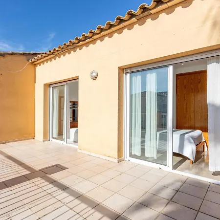Casa Con Jardin Privado, 3 Habitaciones, Terraza Y Garaje En - Es-89-100