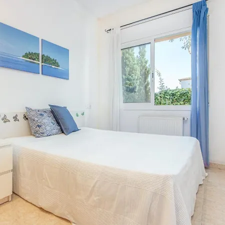 Casa Con Jardin Privado, 3 Habitaciones, Terraza Y Garaje En - Es-89-100